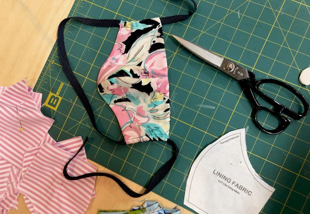 Cara Membuat Masker dari Kaos Bekas