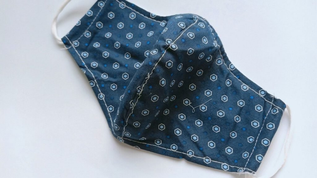 Cara Membuat Masker dari Kaos Bekas