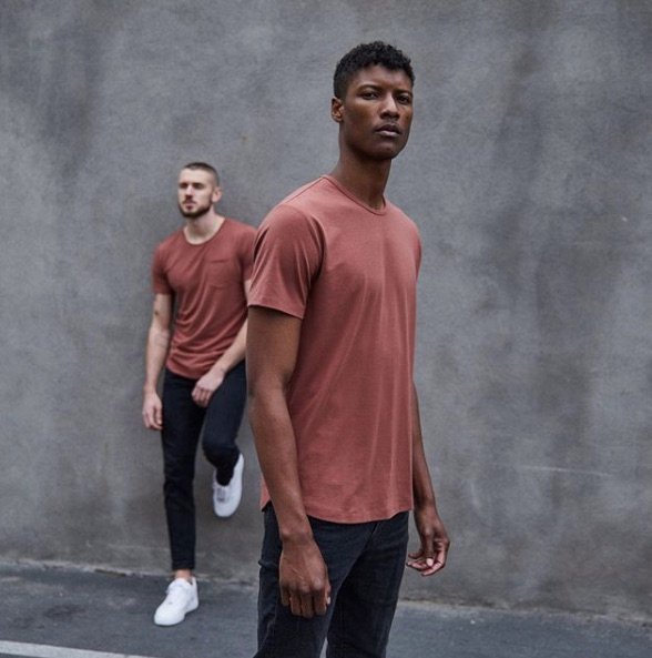 Kaos Terbaik Untuk Pria Saat Musim Dingin 