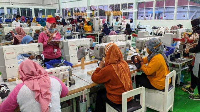 Meniti Puncak Kesuksesan Garmen Produksi Kaos di Indonesia